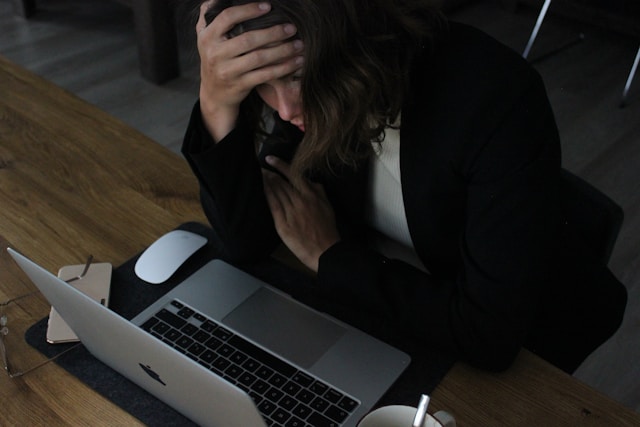 Cara Menghindari Burnout pada Pekerja agar Tetap Termotivasi dan Sehat