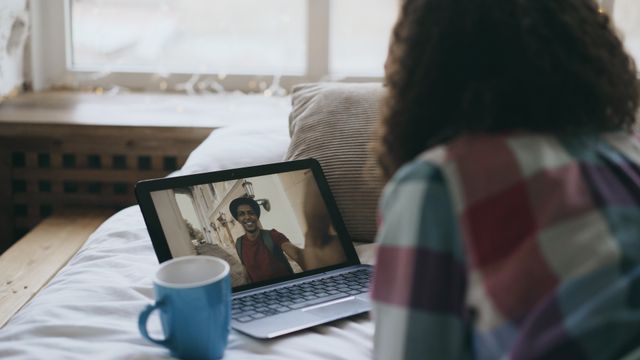 Strategi Menjaga Hubungan LDR Tetap Harmonis dengan Komunikasi dan Kepercayaan